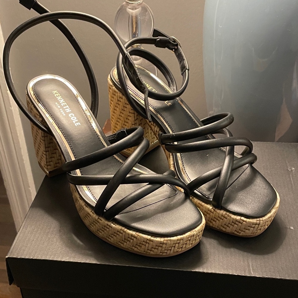 Kenneth Cole Daphne Black and Tan Wedge Sandals